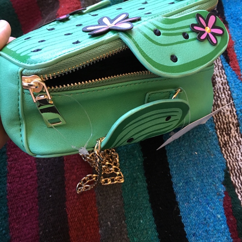 Adorable Cactus Purse 🌵 - Picture 5 of 8